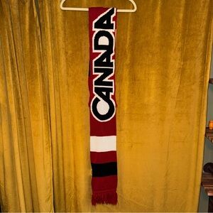 Red and White Canada Scarf Vancouver Olmypics 2010